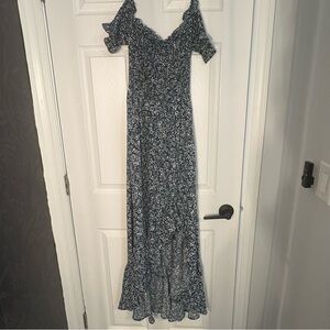 Floral Off-Shoulder Smocked Bodice Maxi Dress Botique Size Small